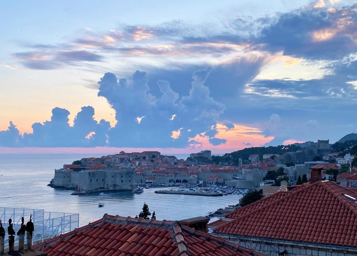 Sunset Over The Dubrovnik'S Old Town מראה חיצוני תמונה