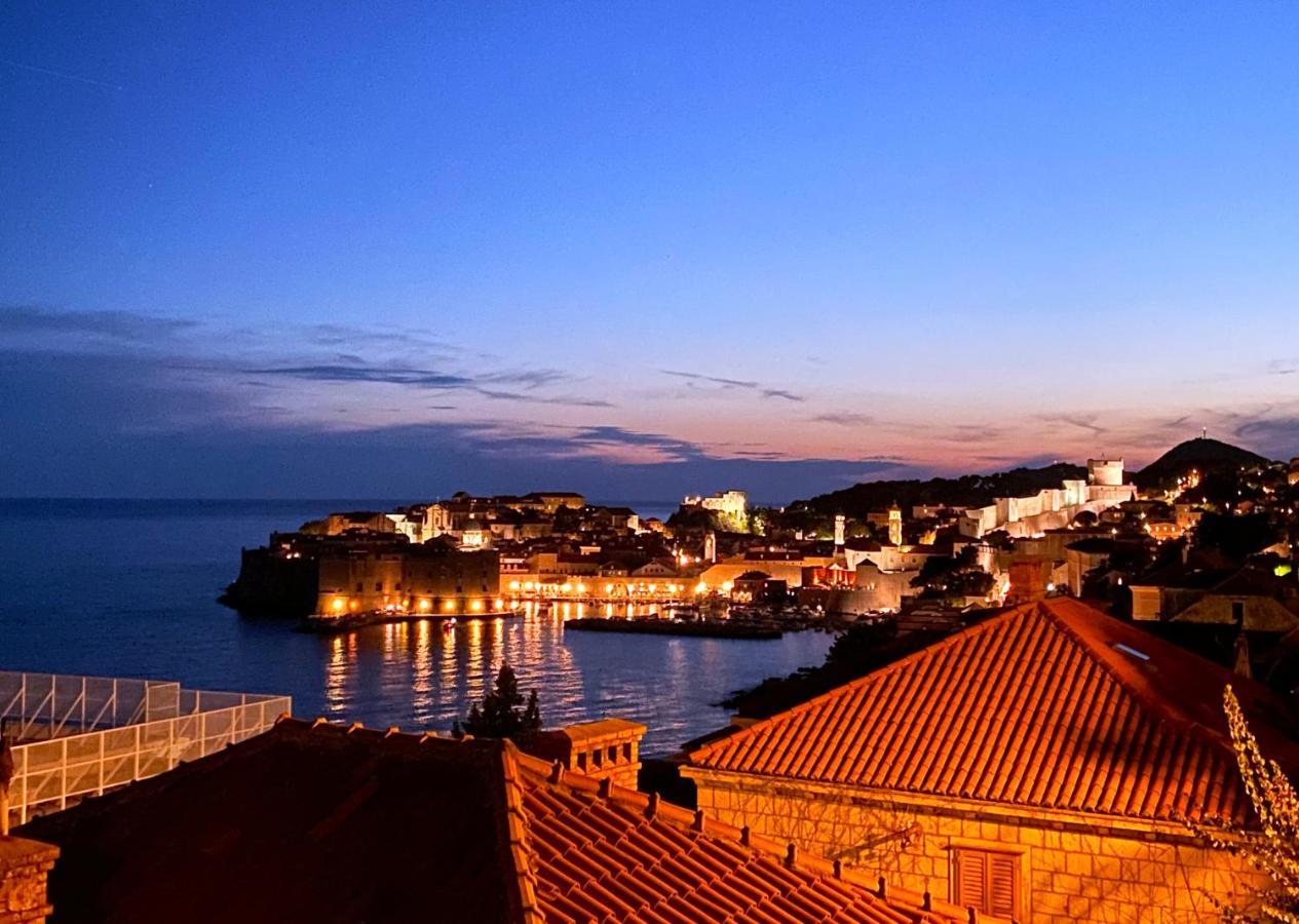 Sunset Over The Dubrovnik'S Old Town מראה חיצוני תמונה